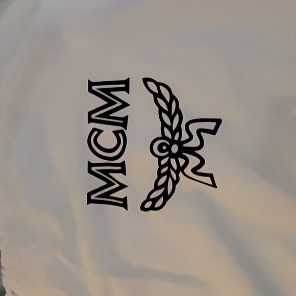 MCM - Picture 3 of 9